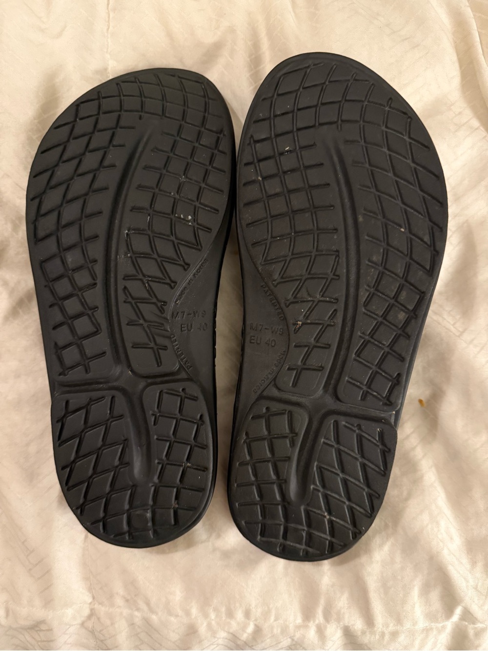 OOFOS Black Women's Flip Flop Sandals - Picture 2 of 4